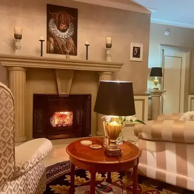 FINN VILLAGE Loch Lomond Villa - THE BLACK ROOM with Private Jacuzzi-Style Bath