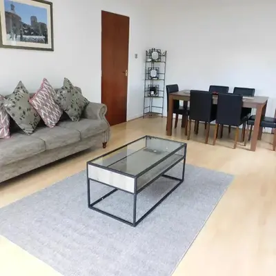 Charming 2 bed apt close to City and SEC Hydro